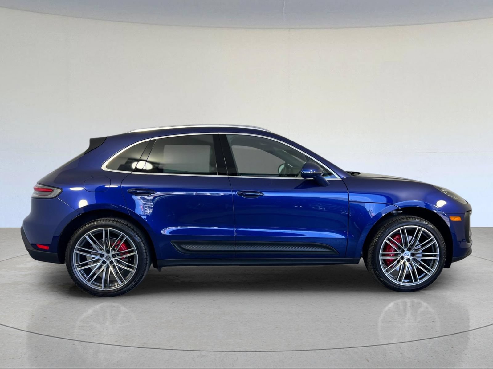 Certified 2025 Porsche Macan S AWD/4WD image 9