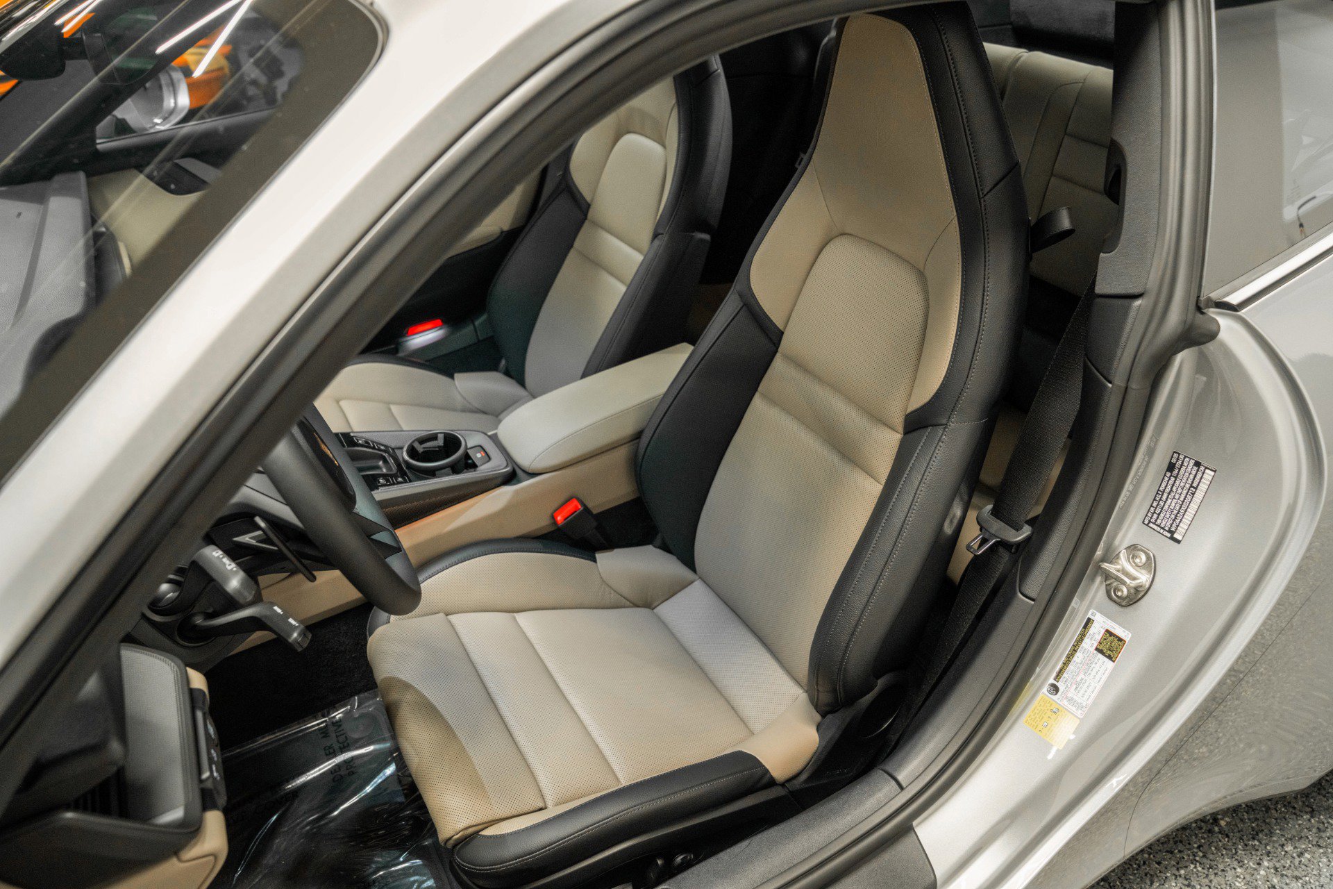 Used 2025 Porsche 911 Carrera image 23