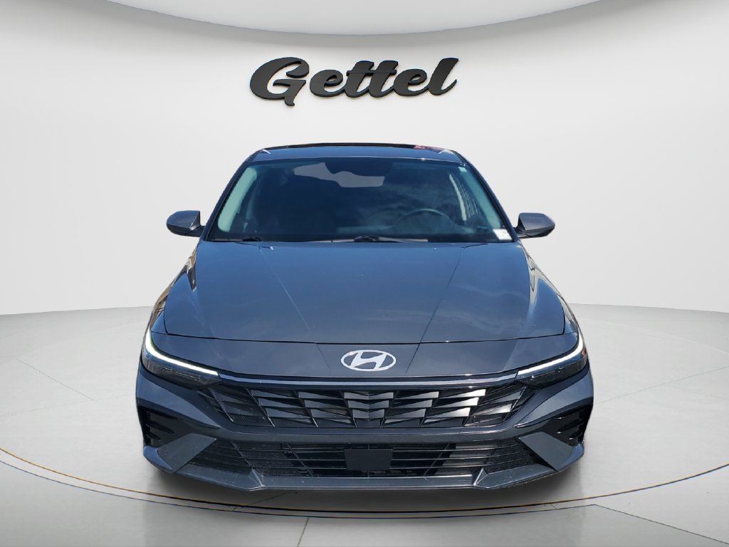 Used 2024 Hyundai Elantra SEL w/ Convenience Package FWD image 2