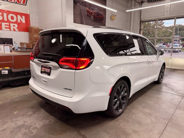 Used 2019 Chrysler Pacifica Limited w/ S Appearance Package FWD image 21