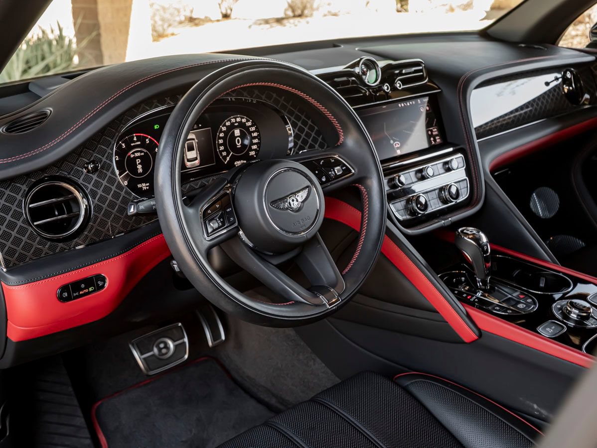 Certified 2025 Bentley Bentayga AWD/4WD image 13