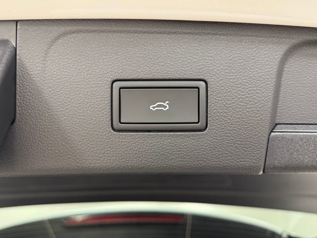 New 2026 Volkswagen Atlas SE image 10