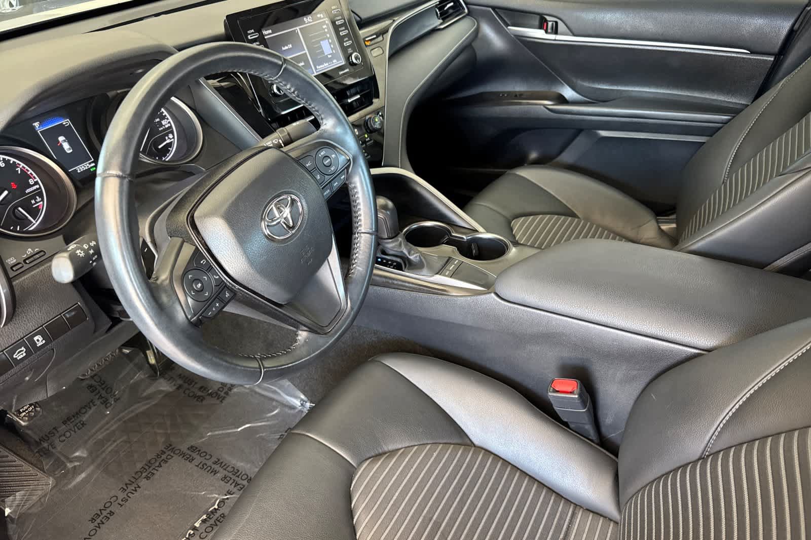 Used 2023 Toyota Camry SE w/ Convenience Package FWD image 11
