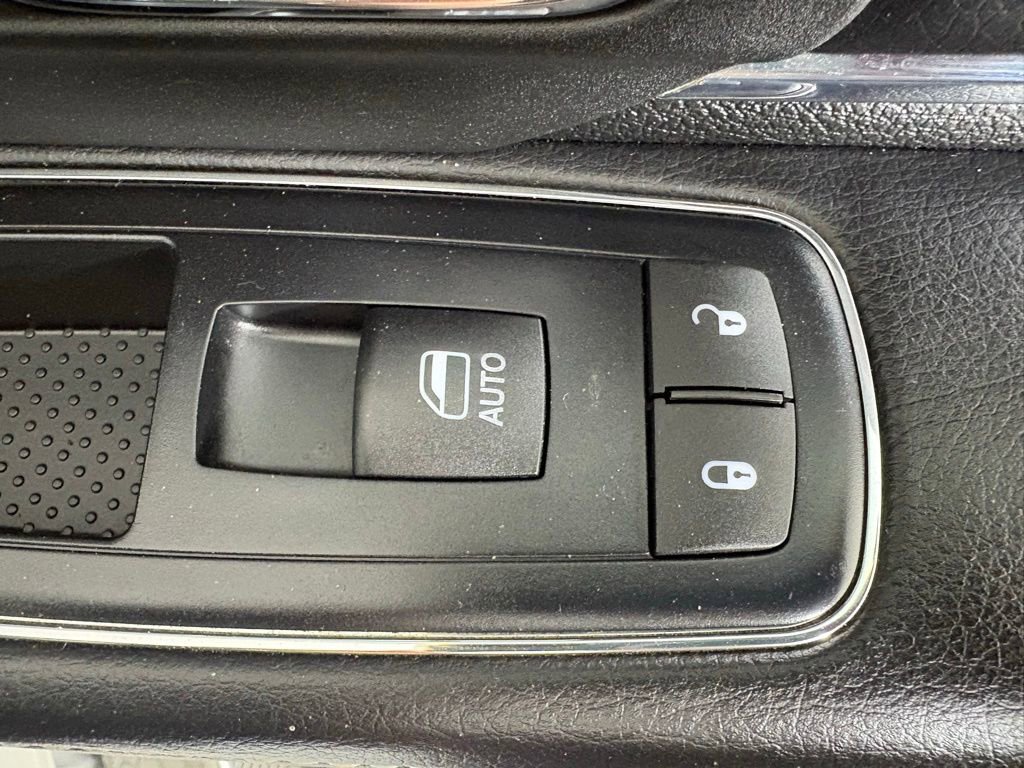 Used 2015 RAM 3500 Laramie AWD/4WD image 40