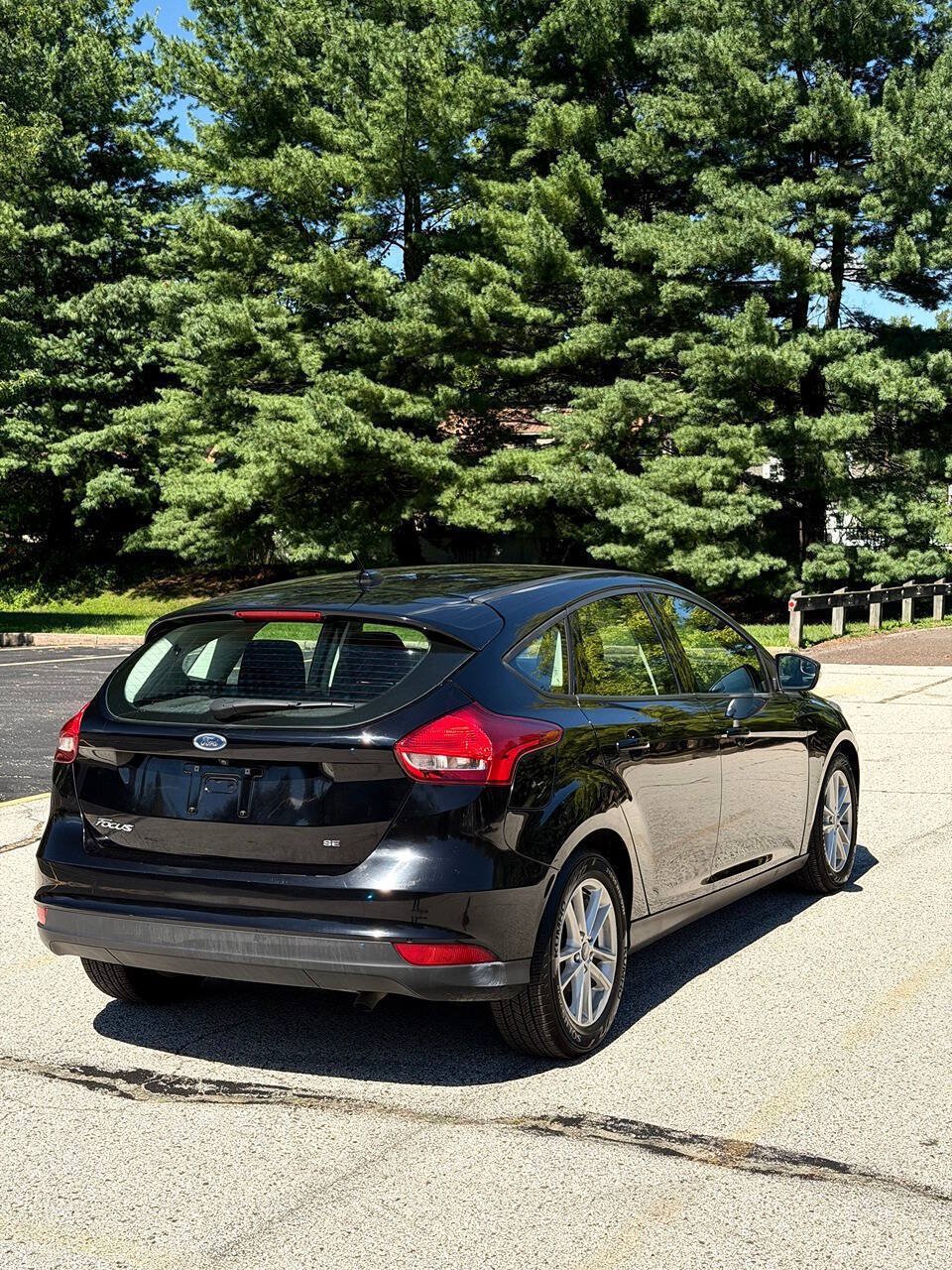 Used 2017 Ford Focus SE FWD image 5