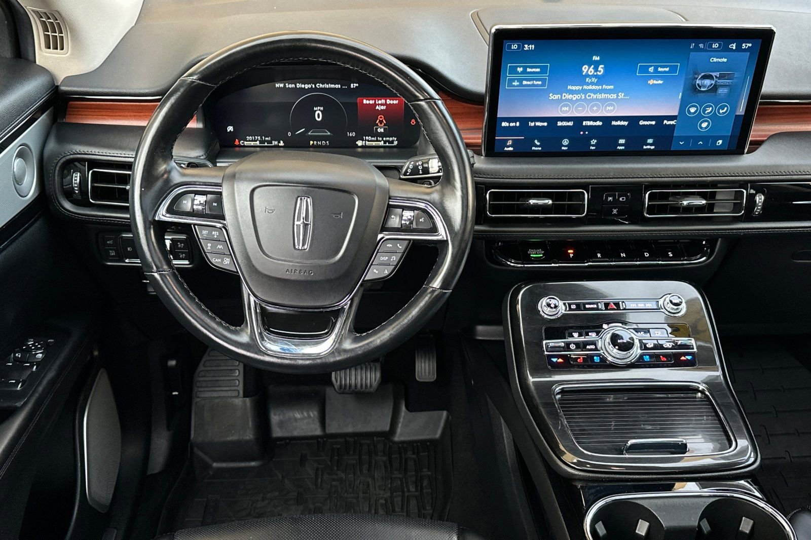 Used 2022 Lincoln Nautilus Reserve w/ Equipment Group 202A image 13