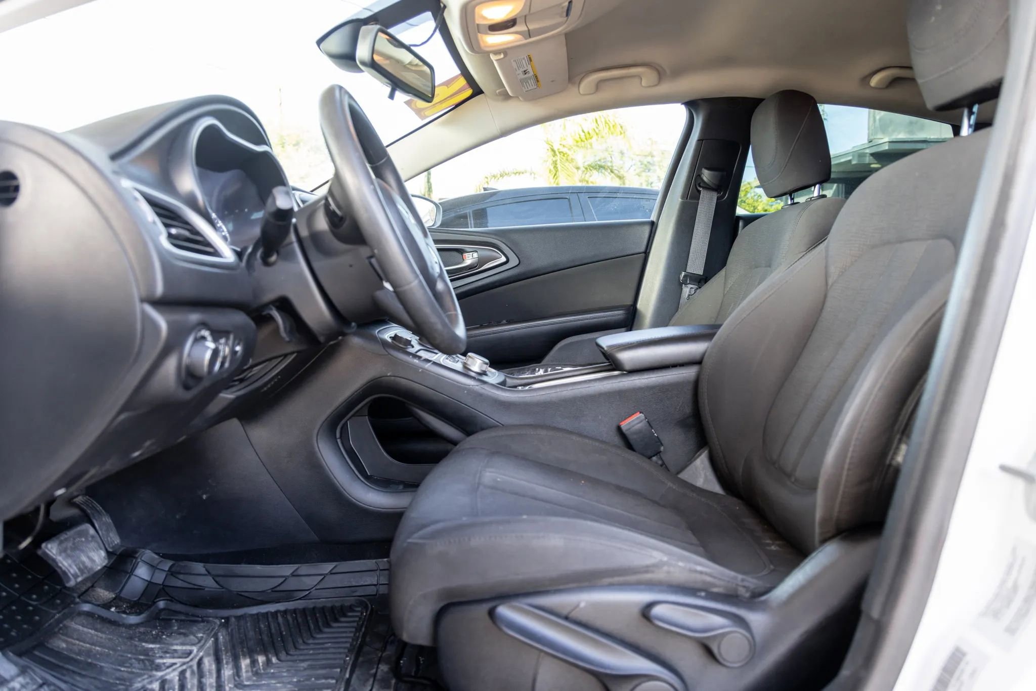 Used 2016 Chrysler 200 Limited image 11