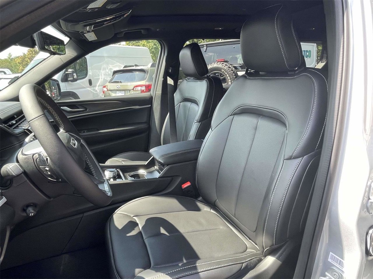 New 2025 Jeep Grand Cherokee L Limited w/ Luxury Tech Group II image 21