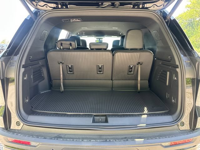 New 2026 Chevrolet Traverse LT w/ Midnight/Sport Edition AWD/4WD image 10