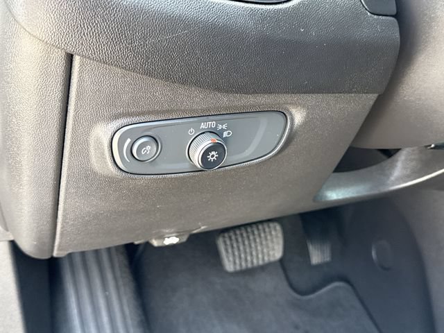 Used 2023 Chevrolet Equinox LT FWD image 31