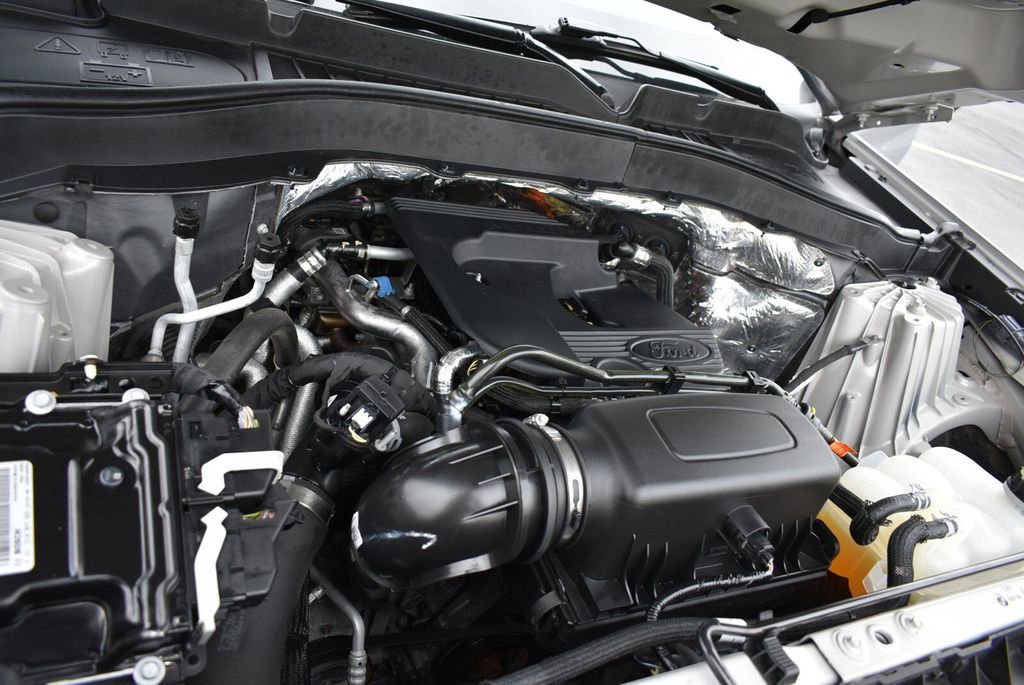 Used 2020 Ford Explorer XLT w/ Equipment Group 202A AWD/4WD image 42