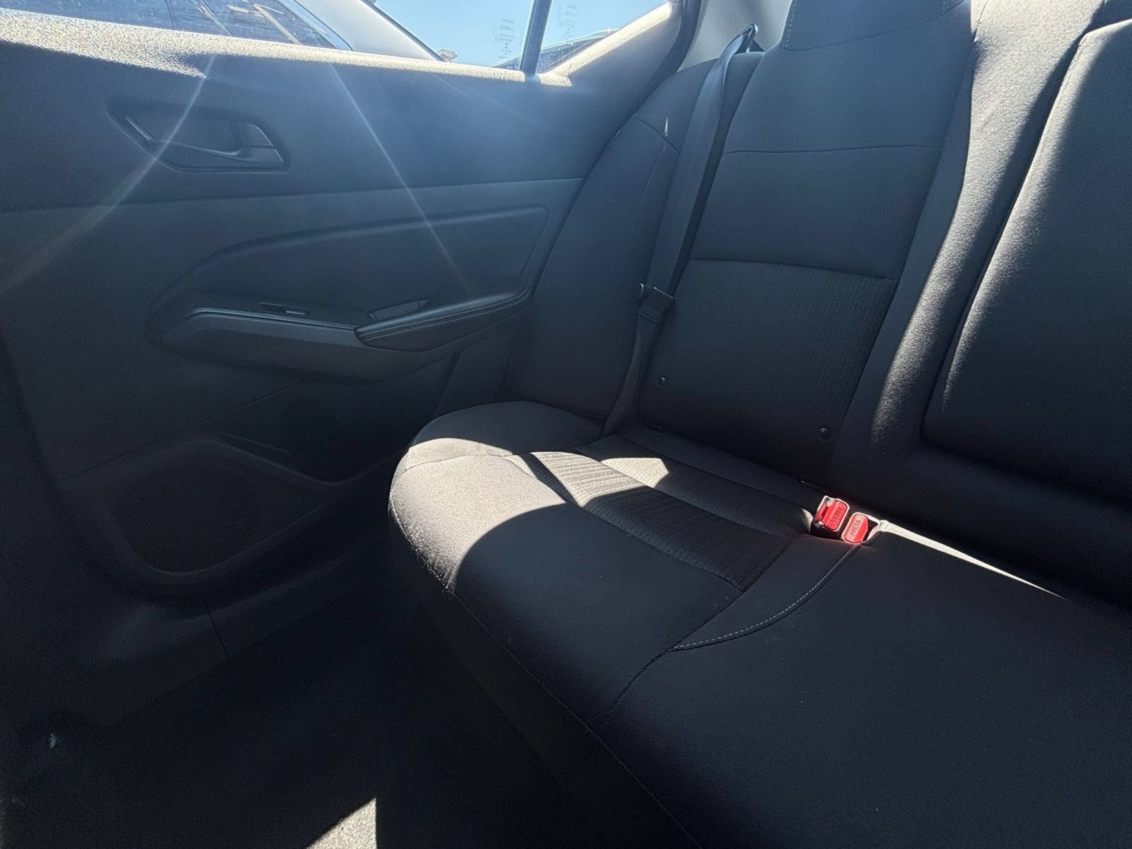 Used 2025 Nissan Altima 2.5 SV FWD image 37