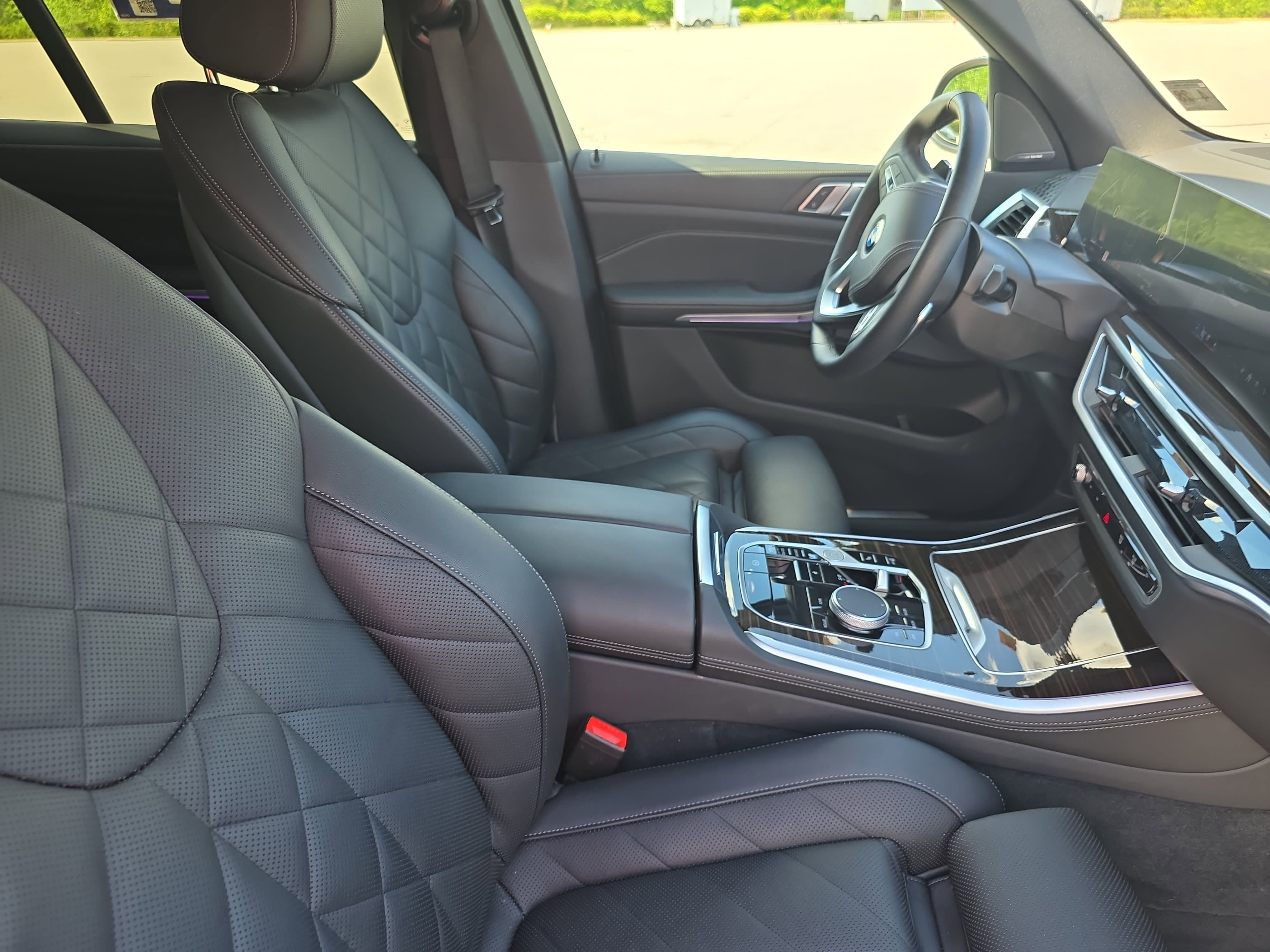 Used 2024 BMW X5 xDrive40i w/ Premium Package AWD/4WD image 10