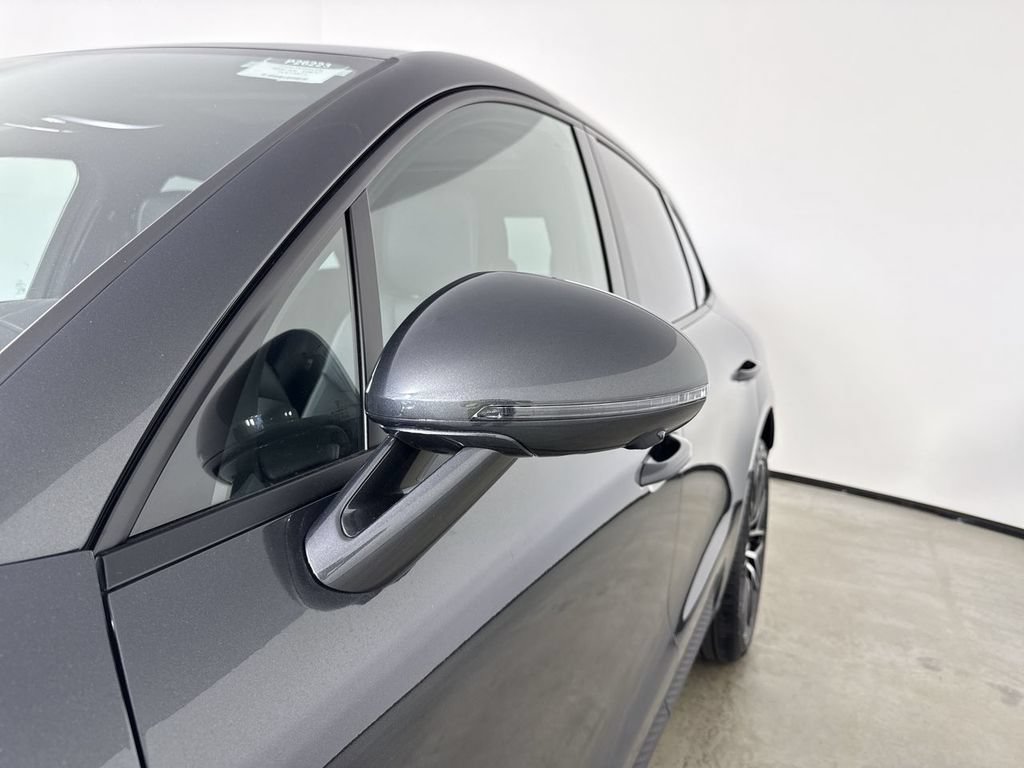 New 2026 Porsche Macan AWD/4WD image 12
