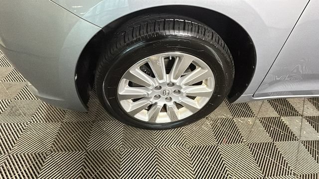 Used 2014 Toyota Sienna LE AWD/4WD image 9