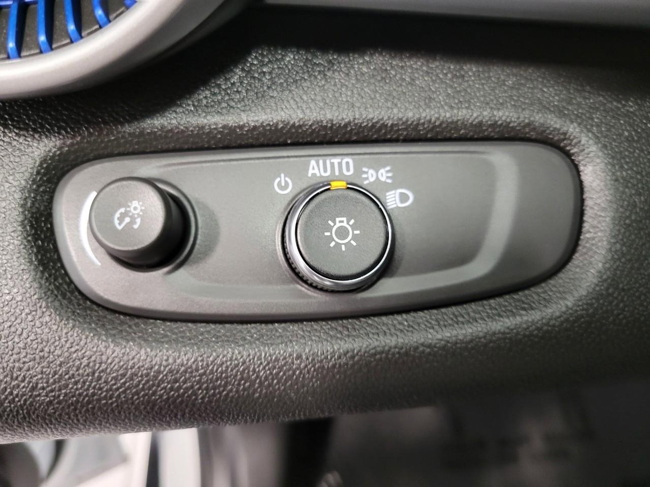Used 2024 Chevrolet Trax LS w/ LS Convenience Package FWD image 10