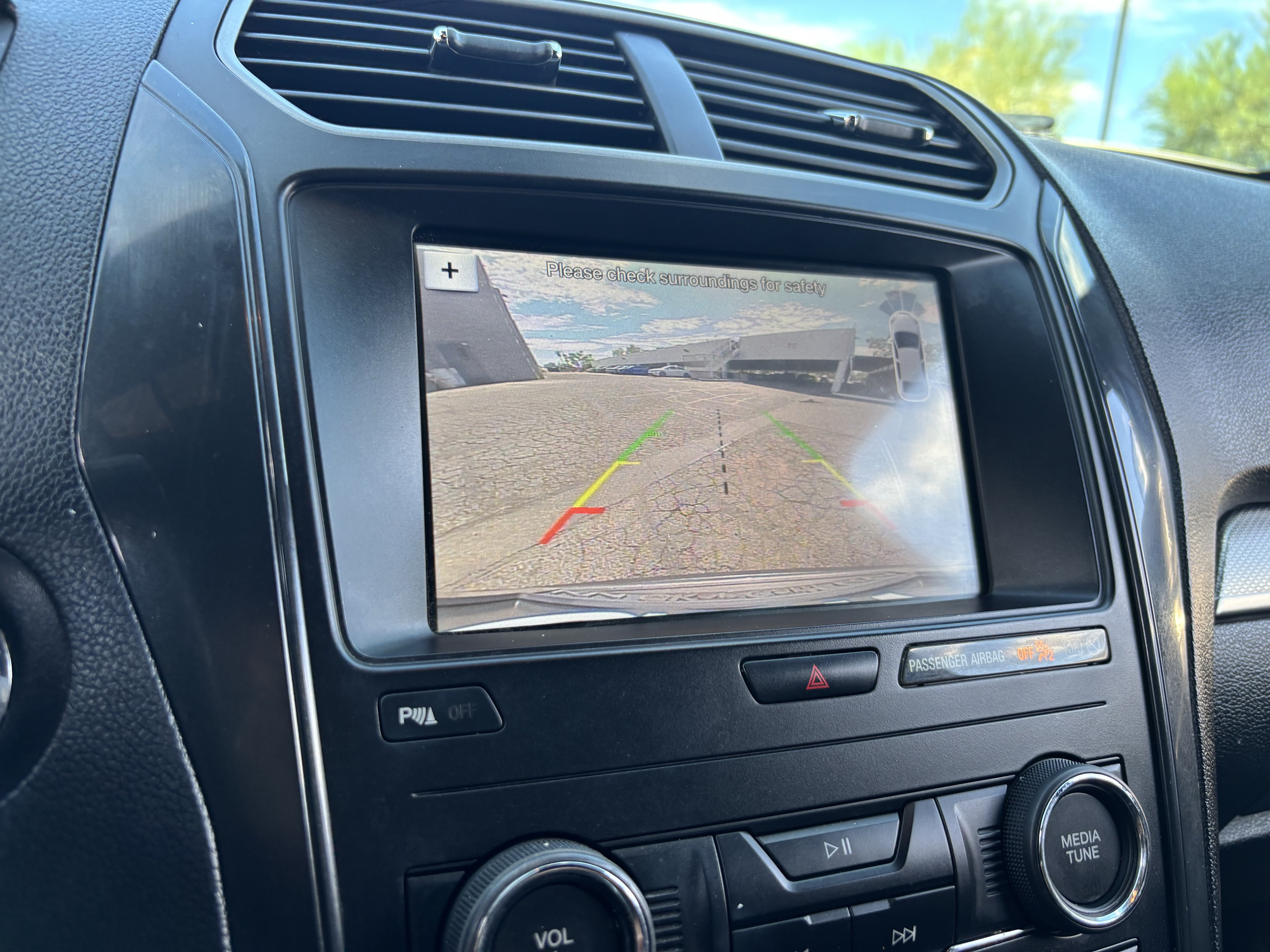 Used 2019 Ford Explorer XLT w/ Equipment Group 202A FWD image 21