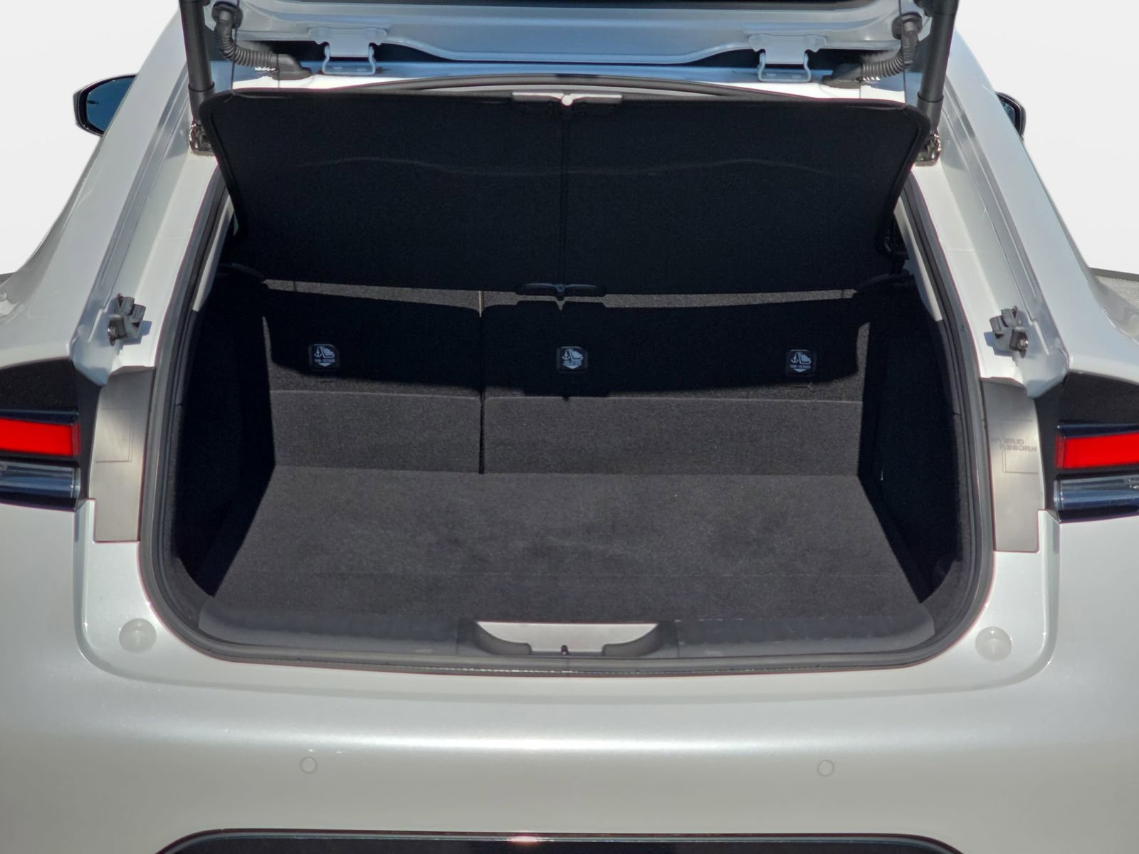 Used 2024 Toyota Prius Limited image 12