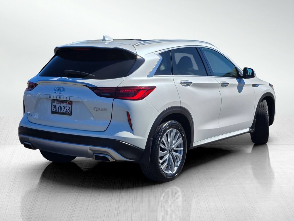 Certified 2025 INFINITI QX50 Luxe AWD/4WD image 4