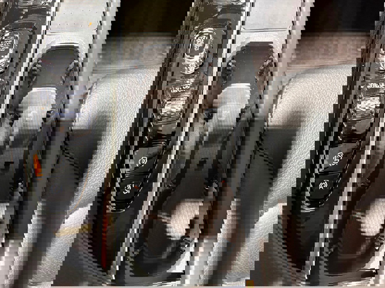 Used 2021 Volvo XC90 T8 Inscription Expression w/ Climate Package image 25