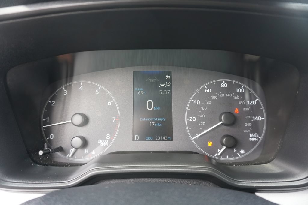 Used 2023 Toyota Corolla SE FWD image 5