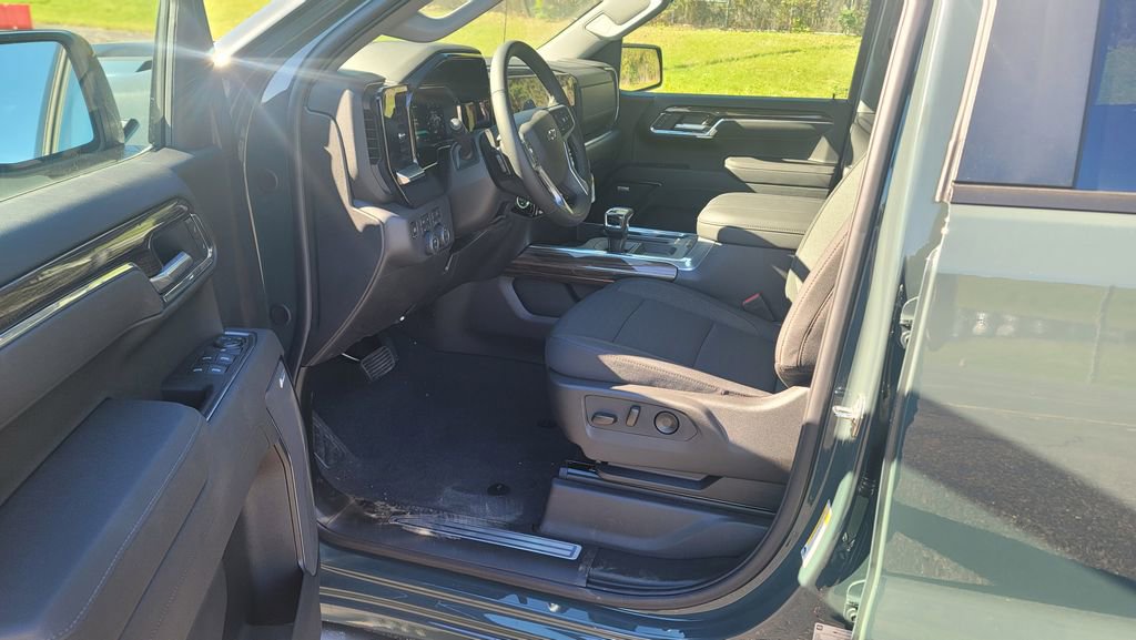 New 2026 Chevrolet Silverado 1500 LT Trail Boss w/ Convenience Package II image 18