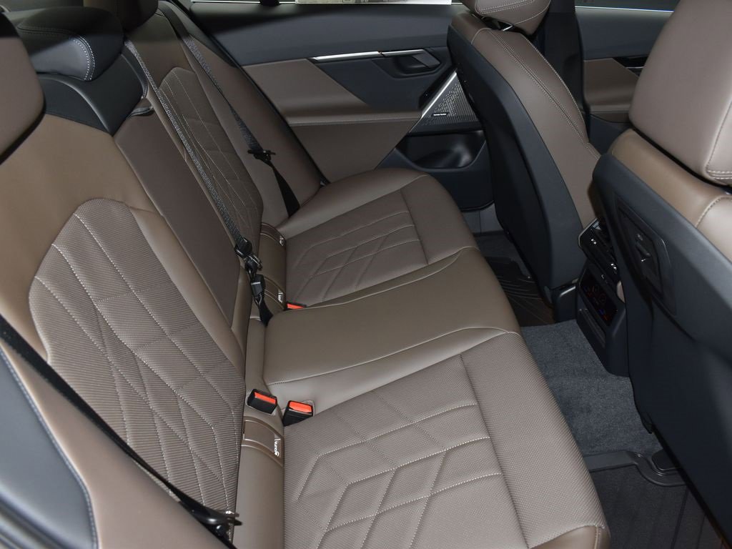 New 2026 BMW 530i w/ Premium Package image 21