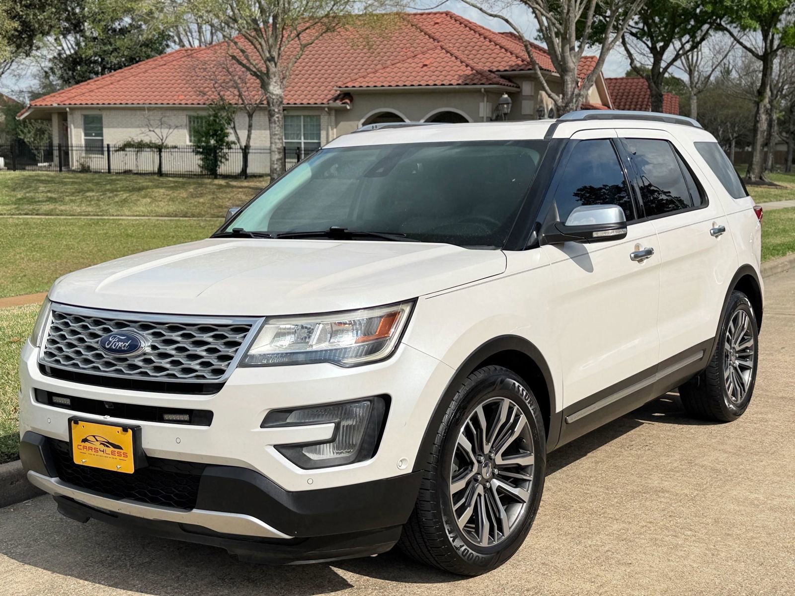 Used 2017 Ford Explorer Platinum AWD/4WD image 1