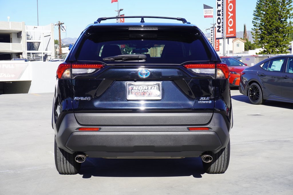 Certified 2022 Toyota RAV4 XLE Premium image 6