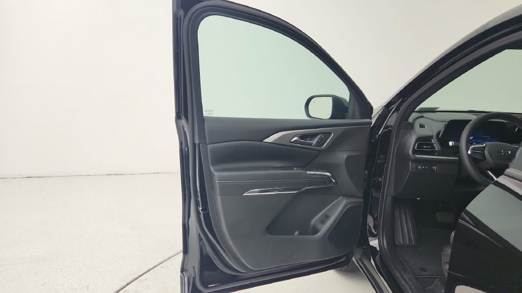 New 2027 Chevrolet Traverse LT w/ Driver Confidence Package FWD image 19