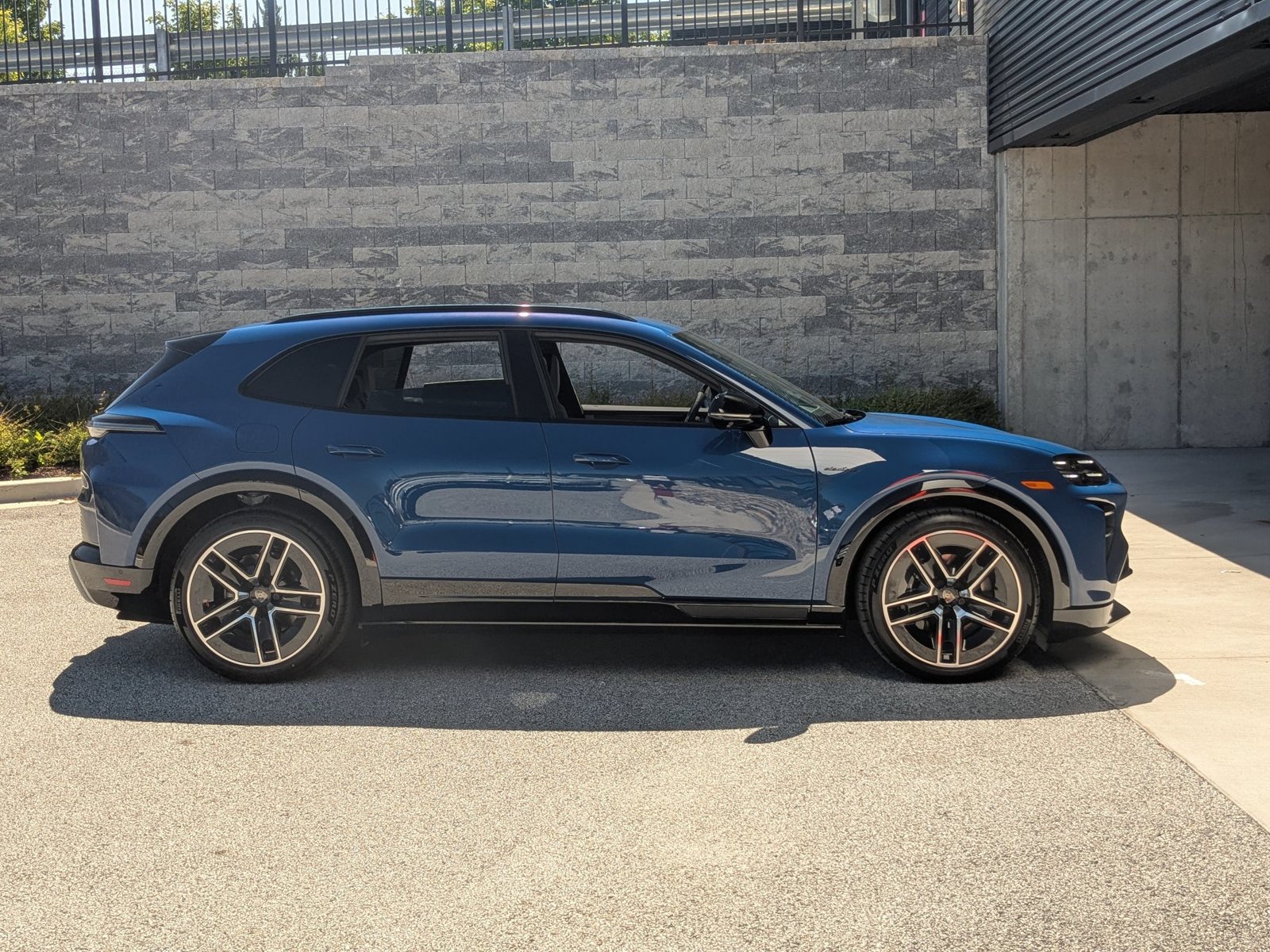 New 2026 Porsche Cayenne Turbo Electric AWD/4WD image 8