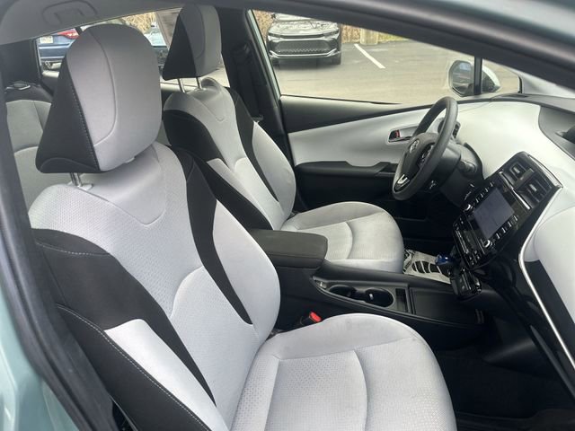 Certified 2021 Toyota Prius LE image 28