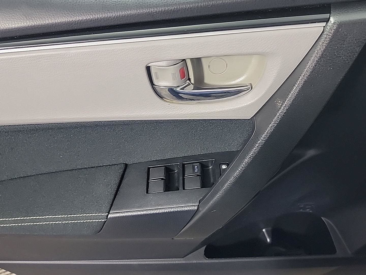 Used 2019 Toyota Corolla LE FWD image 33