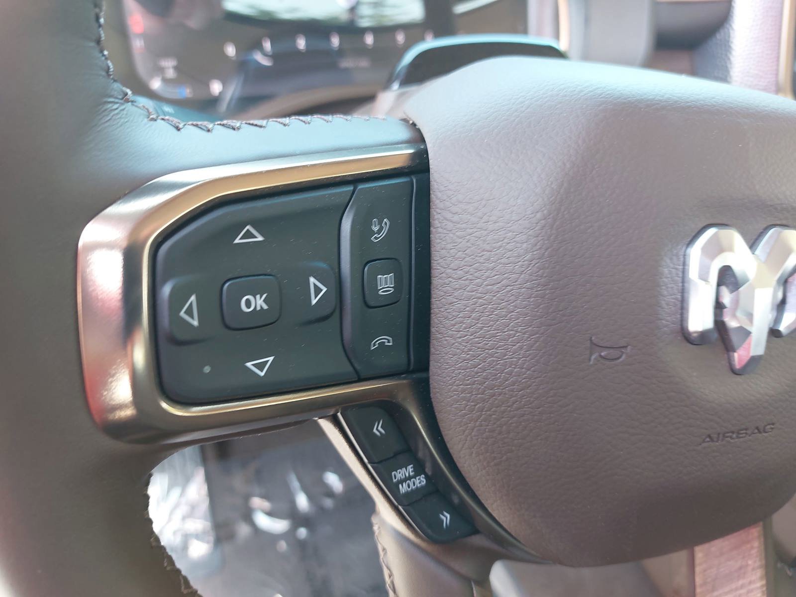 New 2025 RAM 1500 Limited AWD/4WD image 17