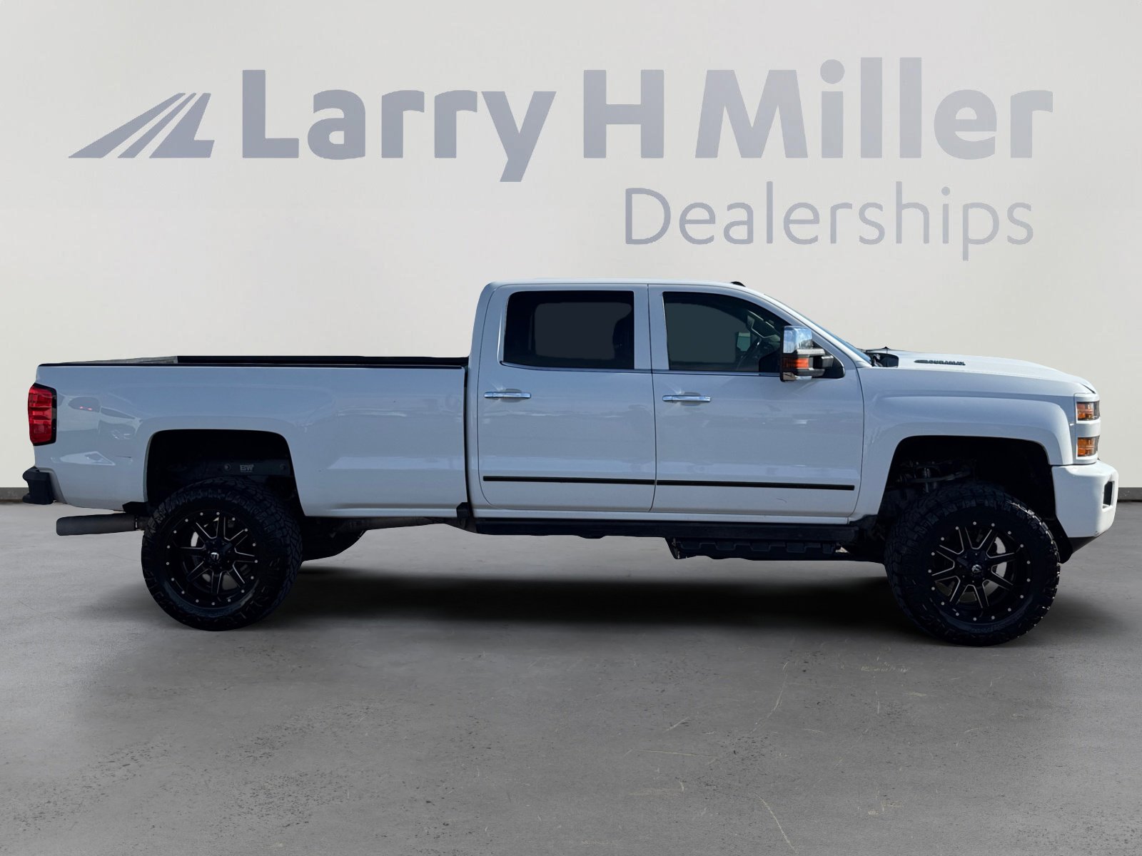 Used 2018 Chevrolet Silverado 3500 LTZ image 6