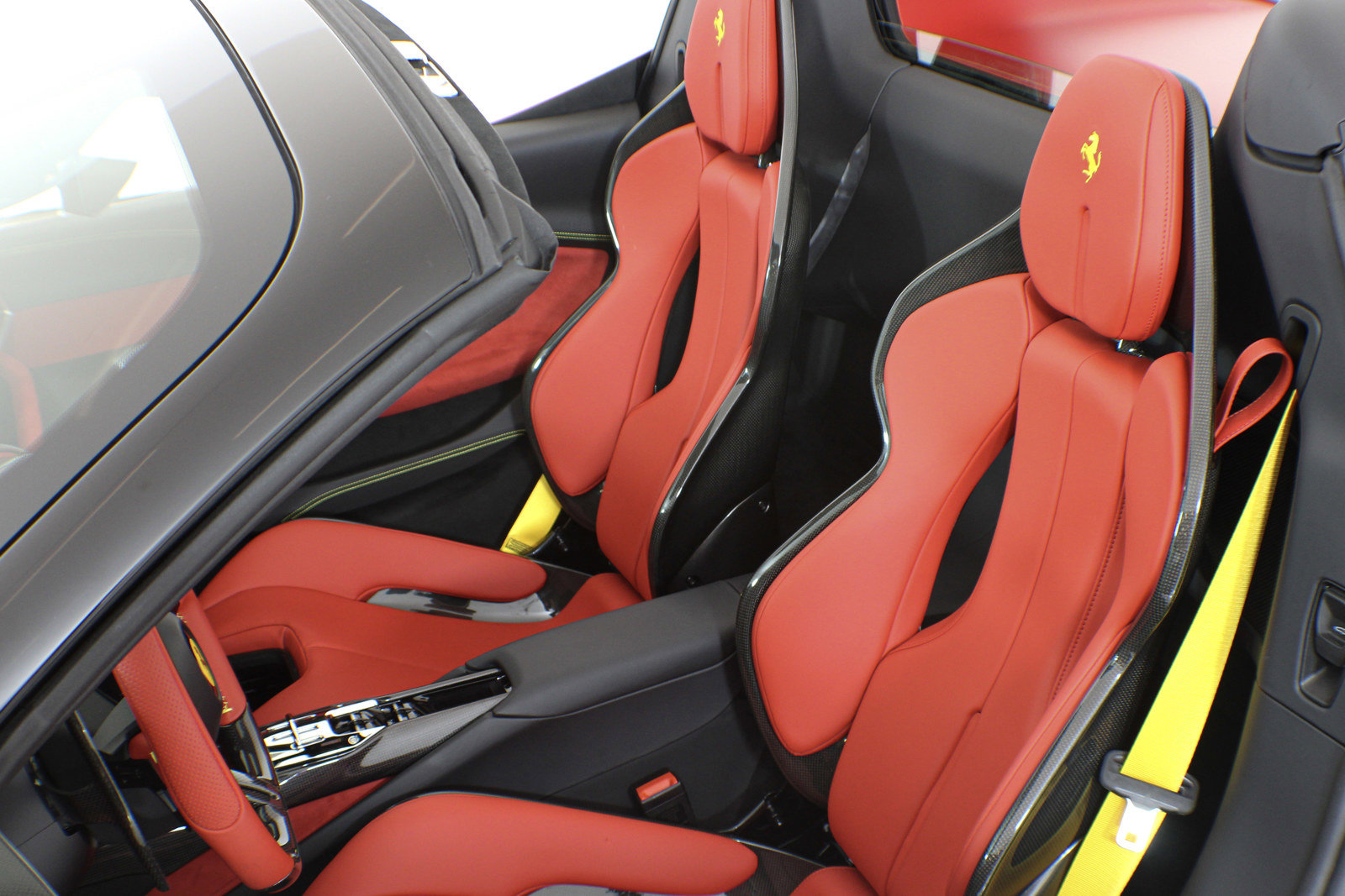 Used 2024 Ferrari 296 GTS RWD image 31