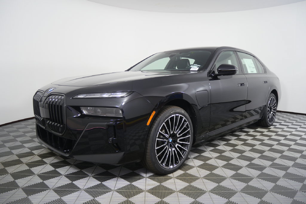 New 2026 BMW 750e xDrive w/ Executive Package AWD/4WD image 8