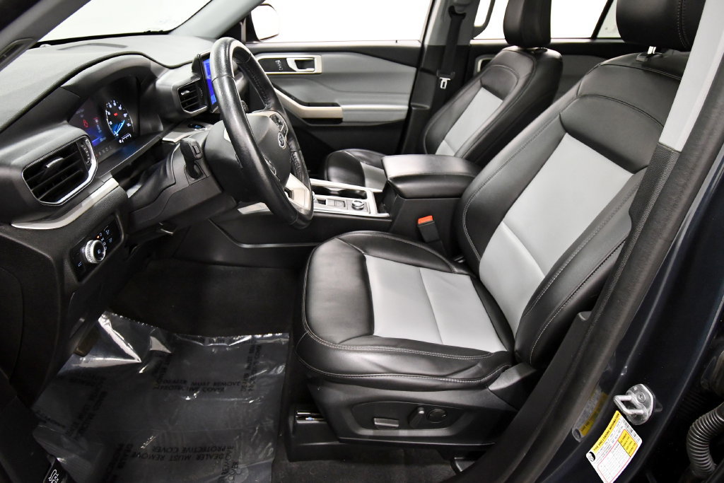 Used 2023 Ford Explorer XLT w/ Equipment Group 202A AWD/4WD image 14