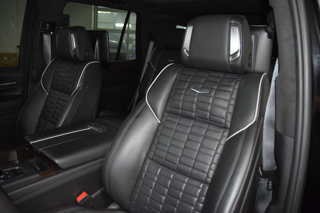 Used 2024 Cadillac Escalade Sport Platinum w/ Heavy-Duty Trailer Package AWD/4WD image 45