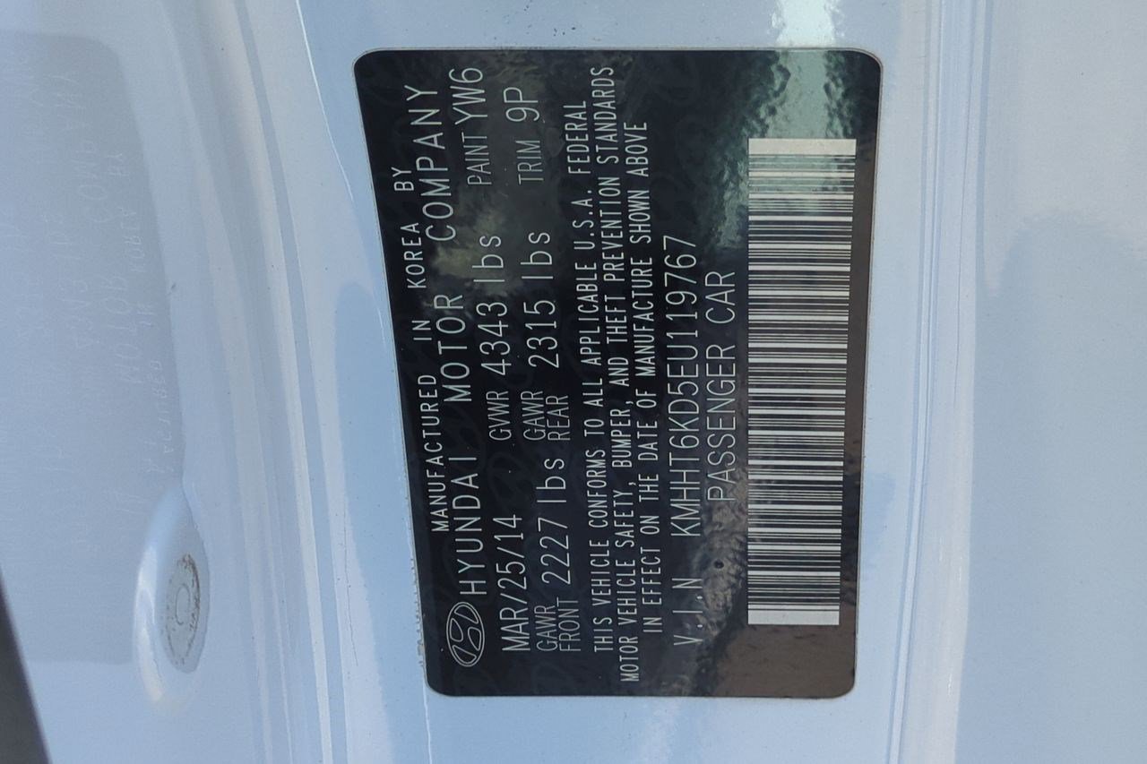 Used 2014 Hyundai Genesis 2.0T RWD image 27