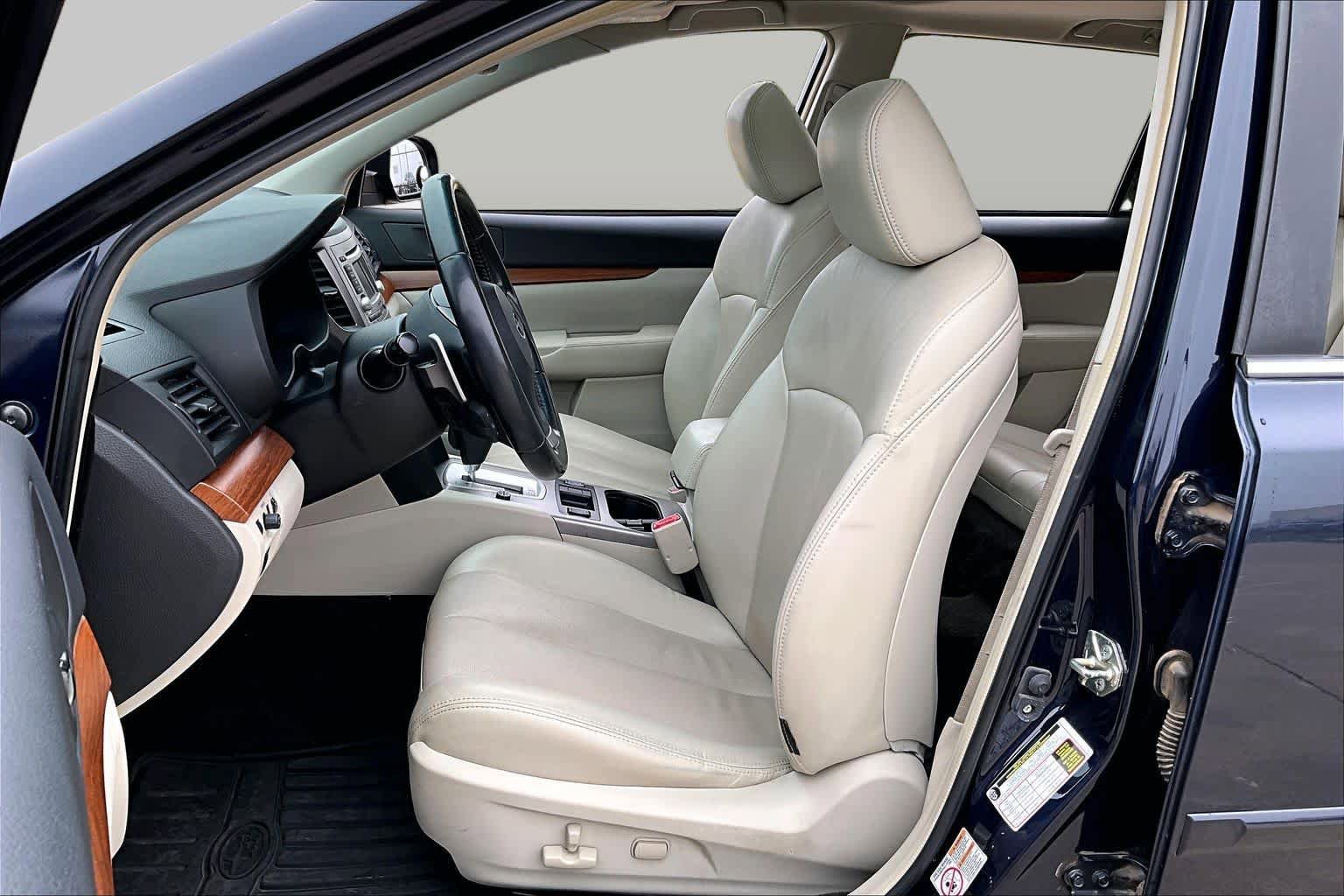 Used 2014 Subaru Outback 2.5i Limited w/ Moonroof Package AWD/4WD image 8