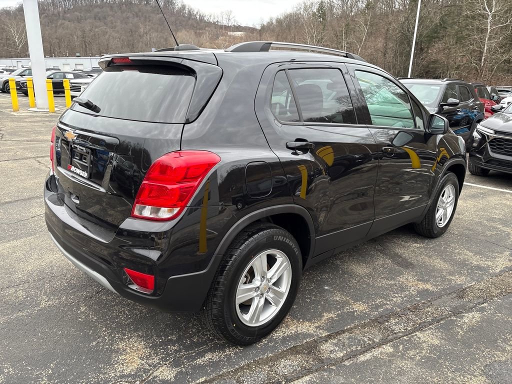 Certified 2022 Chevrolet Trax LT w/ LT Convenience Package image 6