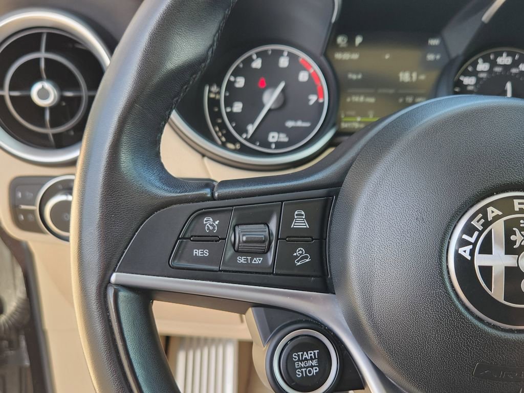 Used 2019 Alfa Romeo Stelvio Ti Lusso w/ Quick Order Package 22X Lusso image 16