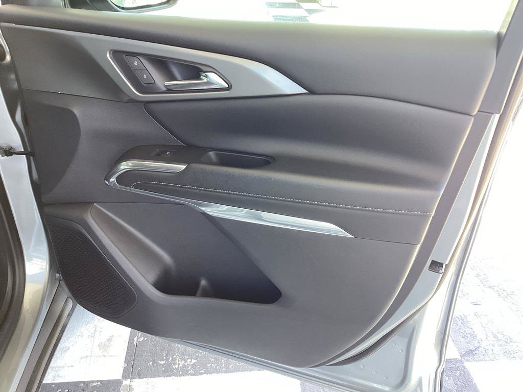 Used 2024 Chevrolet Traverse LT FWD image 24