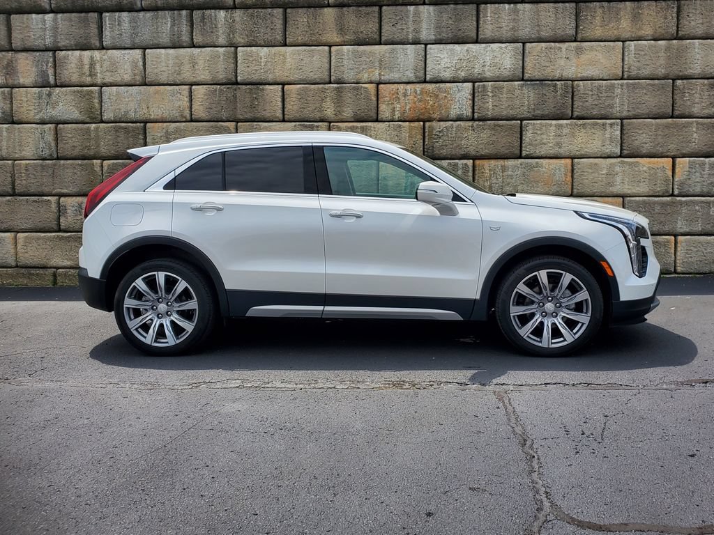 Used 2023 Cadillac XT4 Premium Luxury w/ Cold Weather Package AWD/4WD image 6