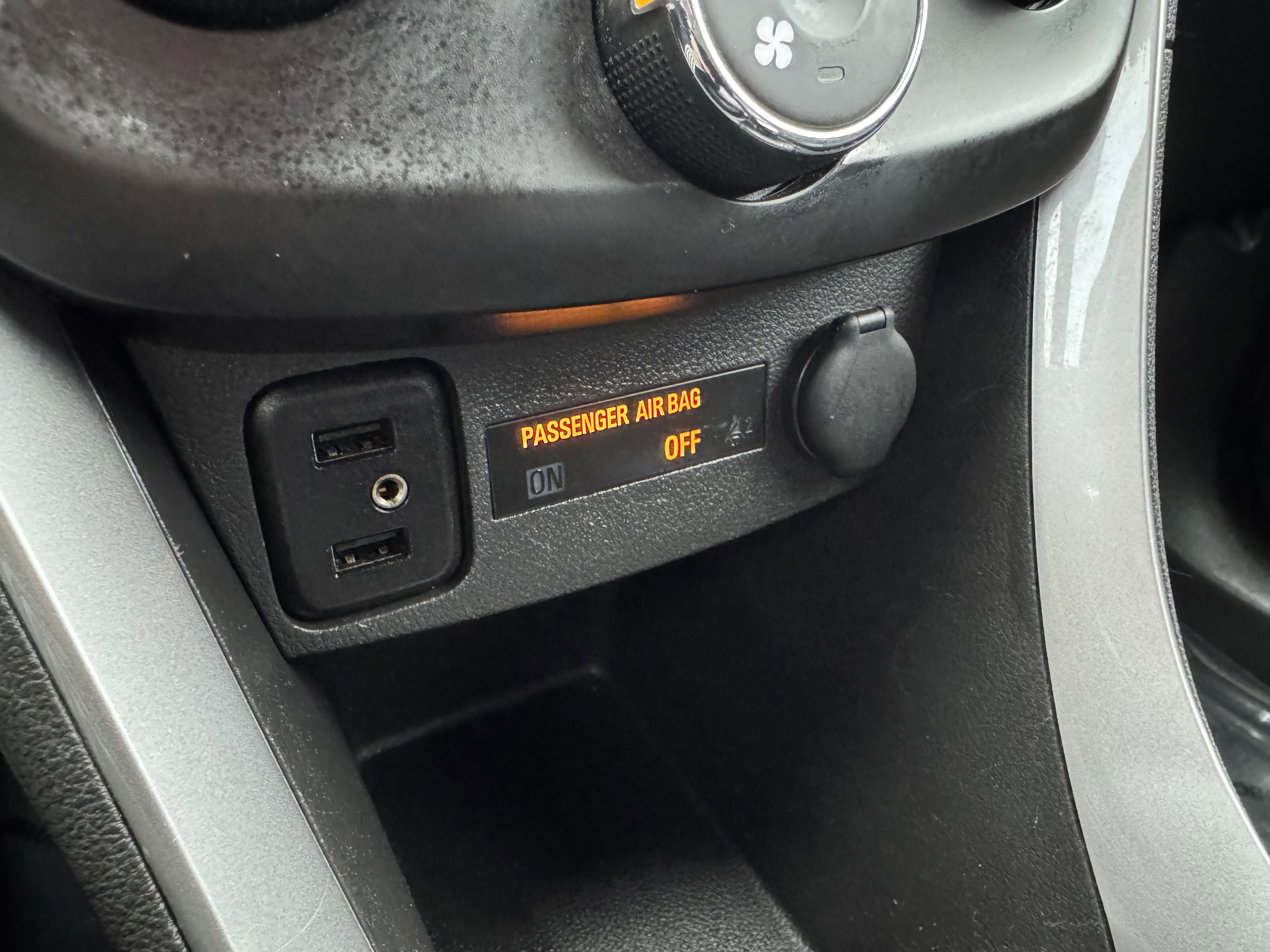 Used 2019 Chevrolet Trax LT w/ LT Convenience Package image 8