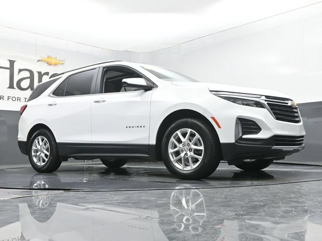 Used 2024 Chevrolet Equinox LT w/ LPO, Floor Liner Package FWD image 2