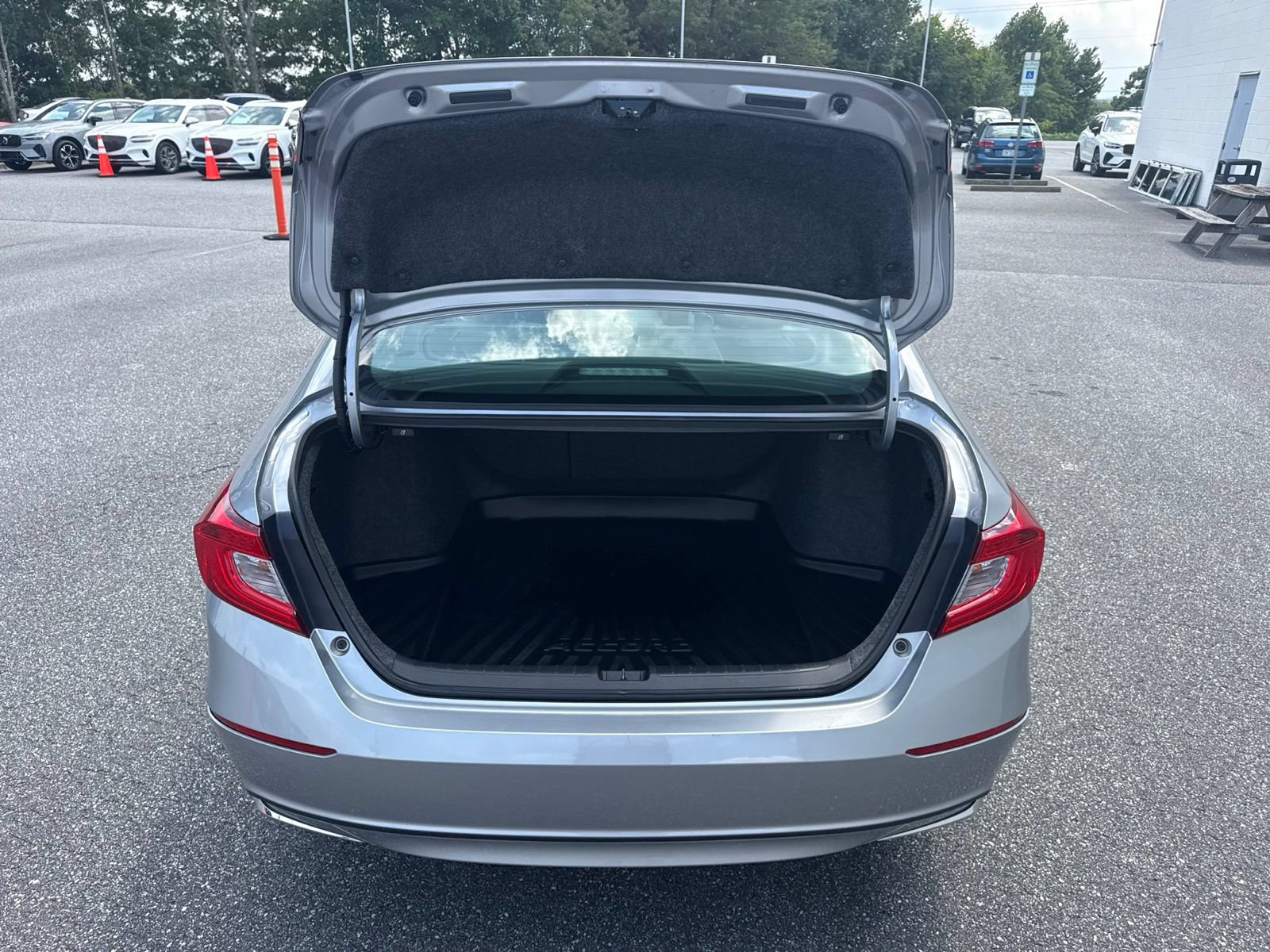 Used 2020 Honda Accord EX-L image 10