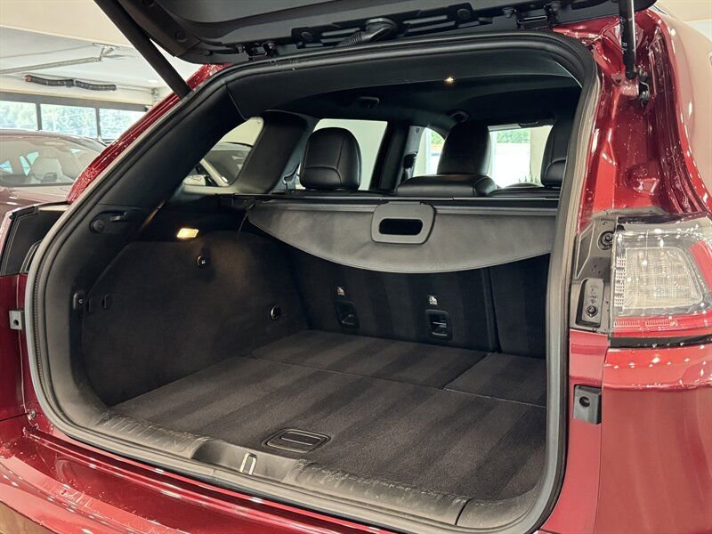 Used 2019 Jeep Cherokee High Altitude image 40