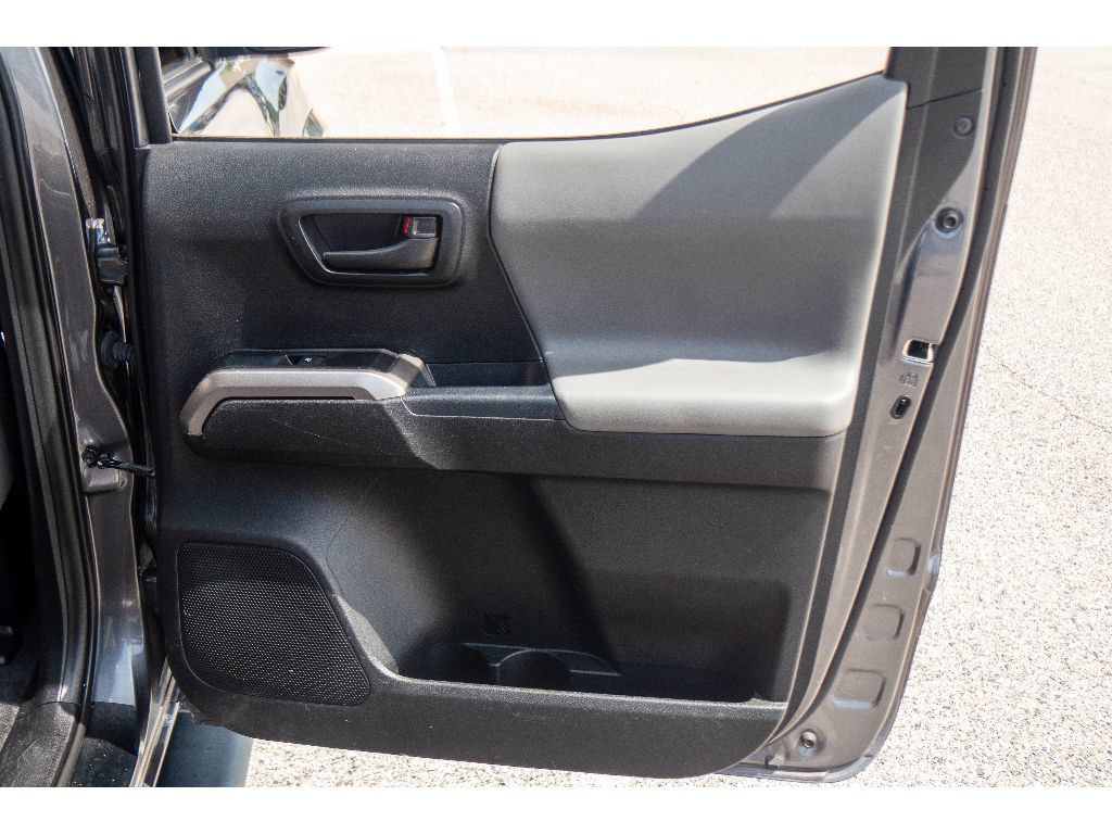 Used 2021 Toyota Tacoma SR5 AWD/4WD image 20